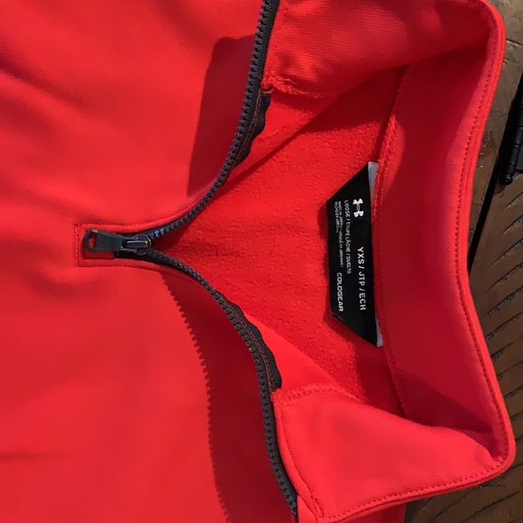 Boy’s Under Armour Cold Gear 1/4 zip - Picture 4 of 4